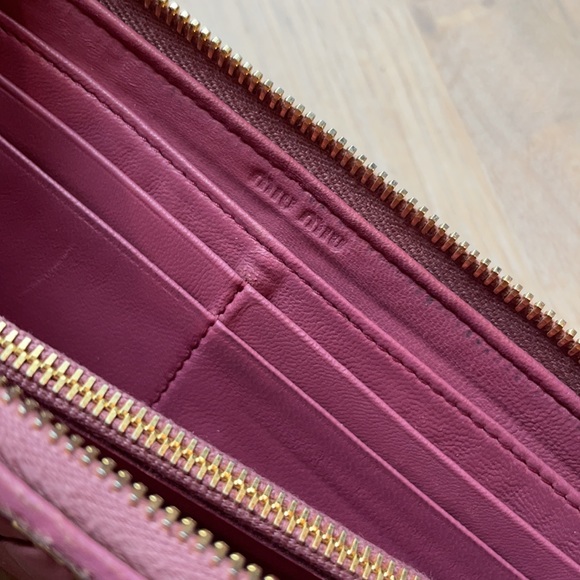 Authentic Miu Miu pink matelasse wallet - Picture 10 of 10